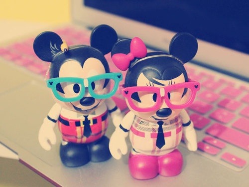 Mickey Mouse y Minnie Mouse antiguos besandose - Imagui