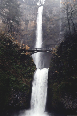 wasifio:
Multnomah Falls in Oregon 
