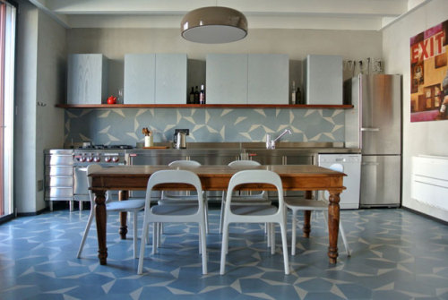Source: Living Corriere
This is the kitchen that lost out to yesterday&#8217;s post - but for no other reason than yesterday&#8217;s was bright and the day outside was&#8230;.. shite&#8230;..yeah, sophisticated poetry there. In all seriousness I love the colours of this kitchen. The soft grey blue colour and the graphic tiles make it quirky and unexpected. I like that! and it hints at retro while still being contemporary. Job well done!