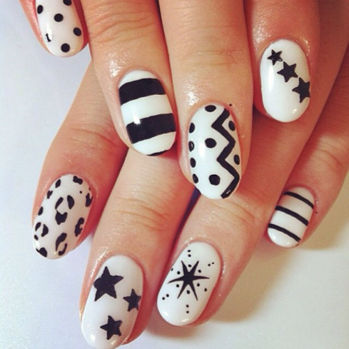Black and White Patterns by @mananails #nails #nail #fashion...