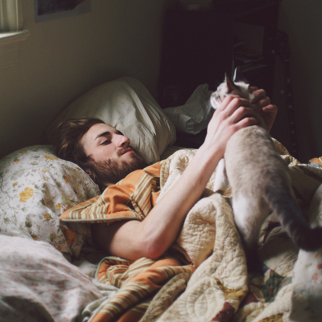 eliego:

i love mornings with these two. by Saria Dy on Flickr.

I would too