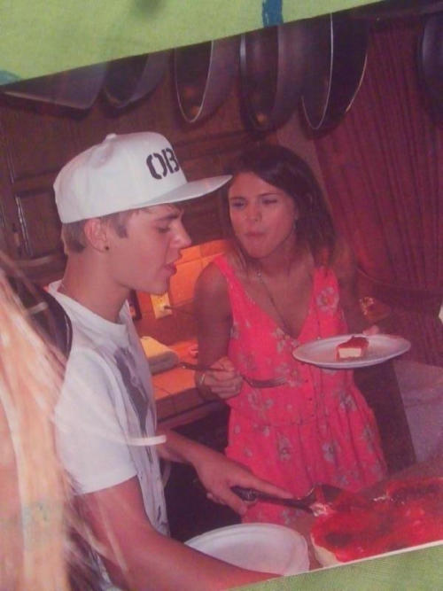 New/Old picture of Selena and Justin together!