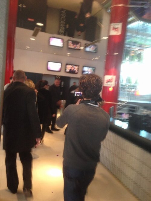 jusgohollywood:

Selena and Vanessa have arrived at the NRJ studios!
