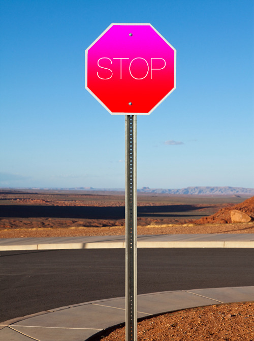 Jony Ive redesigns the stop sign.Credit @recurrie and @Agapov