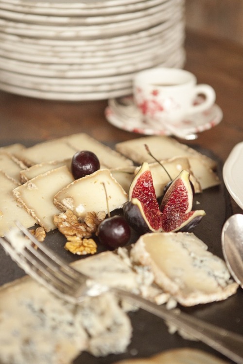 basilgenovese:

Figs + Cheese + Walnuts + Cherries
