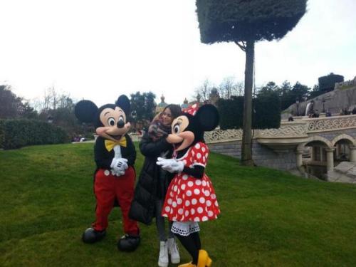 @eliturdo: Tini en Disney París!