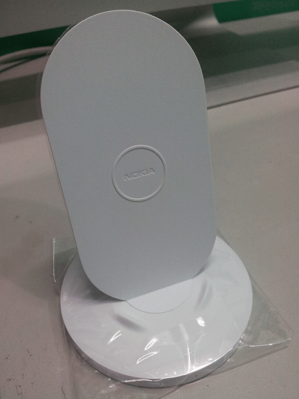 Malaysia Nokia Wireless Charging Stand DT-910 with NFC