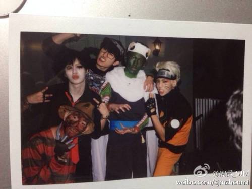 [Photo] SJ-M ZhouMi Weibo Update 131028 - SM Halloween Party with SHINee (1P) 
Credit: 周觅SJ-M
