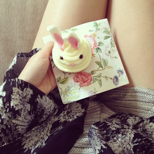 floral&#8222; weave &amp; a bunnie cupcake* (at Linna&#8217;s Cozy Corner*)