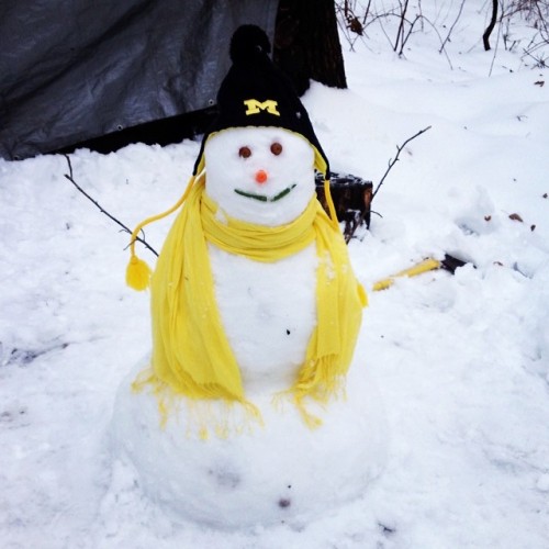 lookingforangela:<br /><br /> I knew I always should have lived where there’s snow. And so, Go Blue, even in Maryland. #snowman #umich #goblue<br />