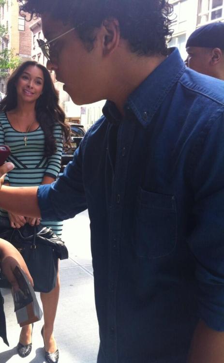 Bruno meeting fans in New York (x)