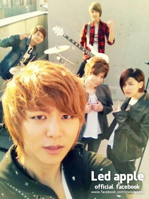 LEDApple Facebook Update:Everybody&#160;!!!We~ will~ we~ will~ rock you&#160;!!!   