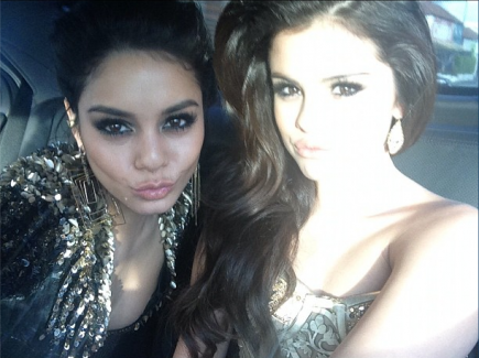 
Taken on the way to the Golden Globes after party! I obviously sat next to an angel. Lol. #NoFilter
