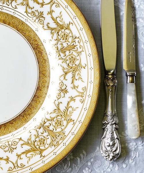 finelaceandpearls:

Table Settings / Collecting: Gilded Age China and Glass