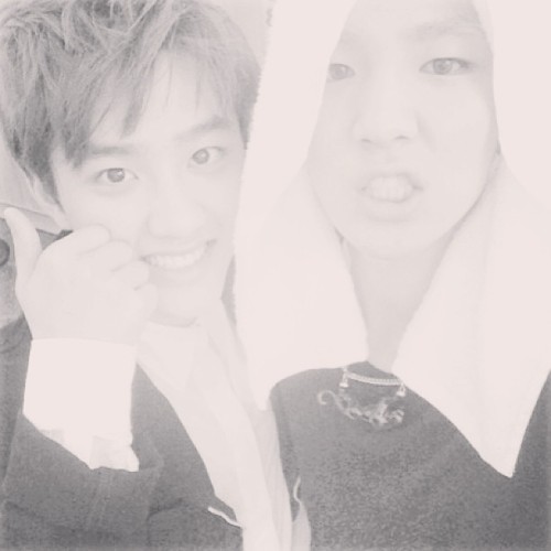 [Photo] Key&#8217;s Instagram Update - with EXO D.O 
&#8216;#######guess what happen ed to ma hair &#8230;.:-( #### and happy face D.O&#8217;
Credit: bumkeyk
