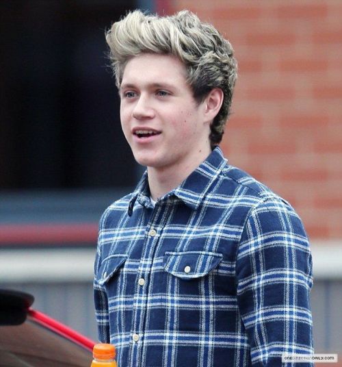 Niall at his driving test 07.01.2013
