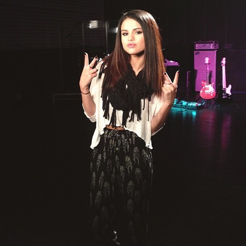 @MTV: Check out @selenagomez getting ready to rehearse her performance for the #MovieAwards!