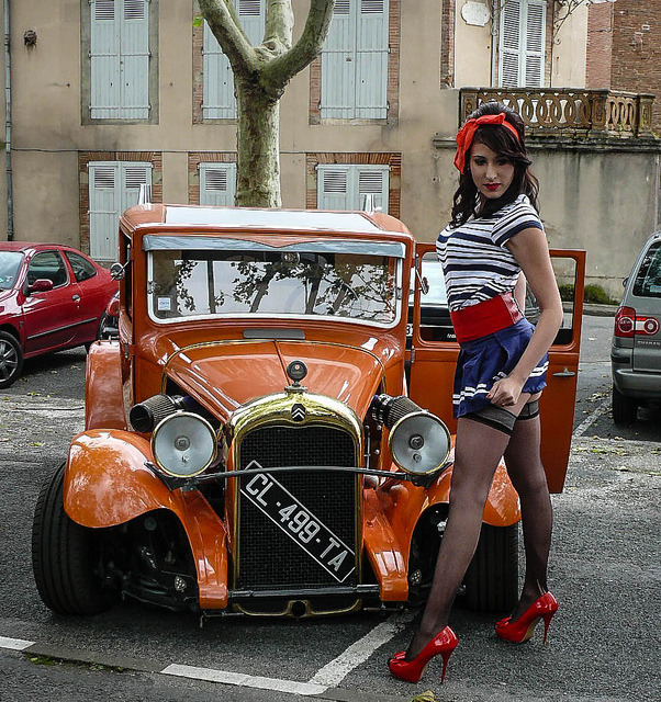 Pin-up &amp; hot rod on Flickr.Pin-up et hot rod Citroën au festival Rock &amp; Cars de Lavaur
