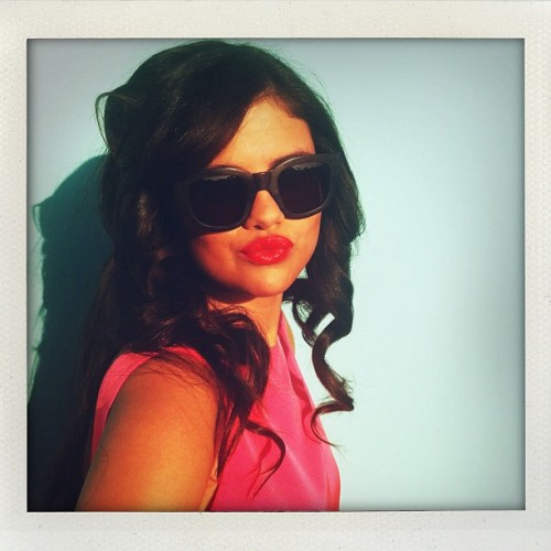 jusgohollywood:“And Gomez in my Acne sunglasses. OK, that’s really all.@selenagomez acnestudios @harpersbazaarushttp://instagr.am/p/WkpvCGjeYv/ ”