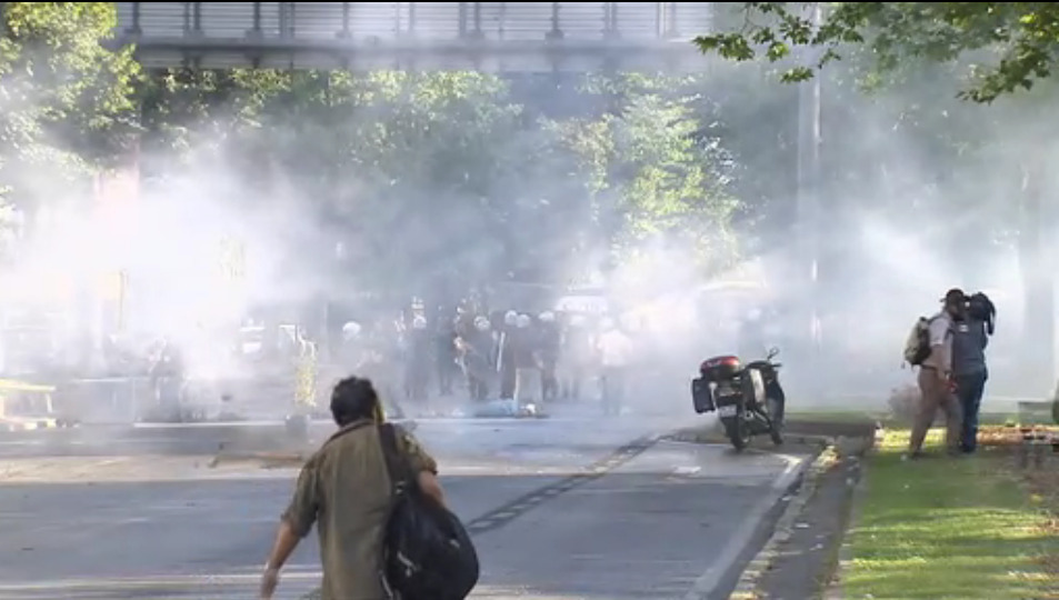 Стамбул. Противостояние защитников парка Таксим и полиции