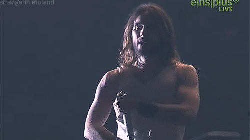 jesusleto:

gangxbang:

This seriously throws me in the immediate state of surrender.

Those arms, jfc