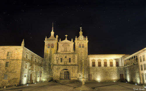 Viseu,Portugal.
A Sé de Viseu - Nocturno by dabrantes
