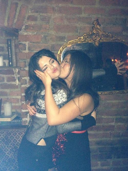 “@bonnie_cao: @selenagomez just might be one of the sweetest people I’ve ever met. #christmas #uglysweaters #crazynights”
