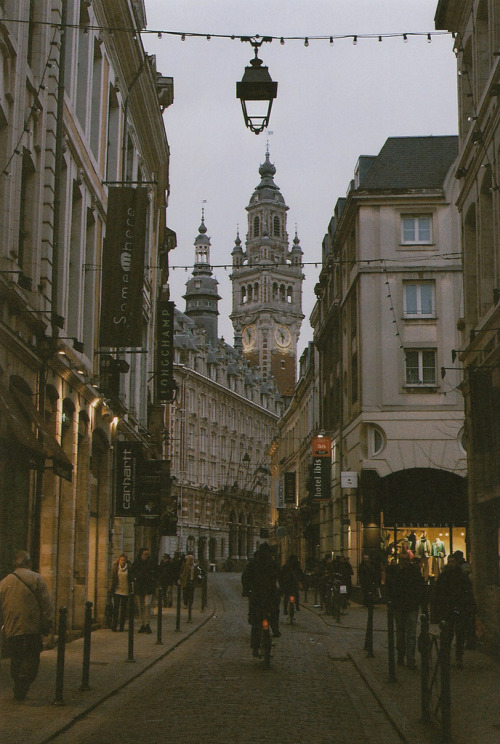 travelingcolors:

Streets of Lille | France (by Petrana Sekula)

Lille ♥