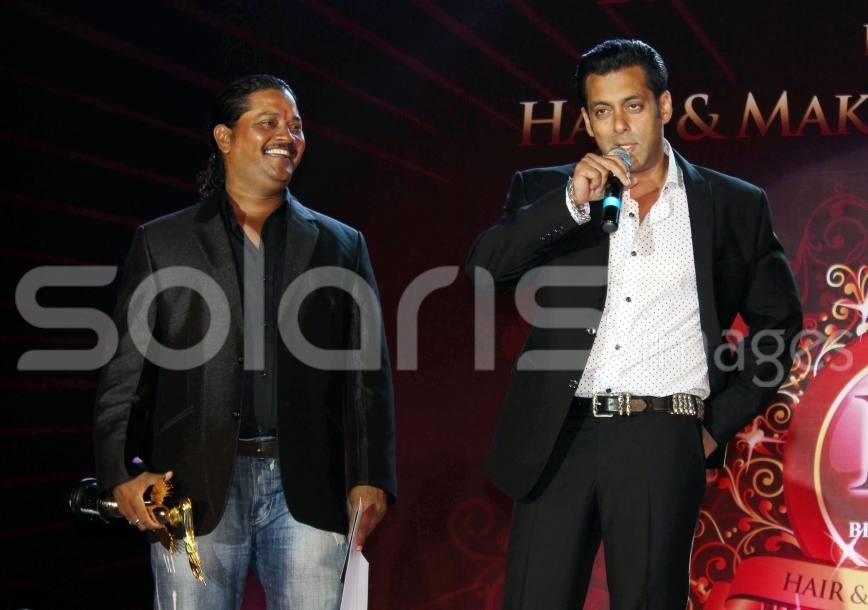 ★ Salman Khan at Bharat N Dorris Hair Styling and MakeUp Awards ! Tumblr_mm20hc7sMK1qctnzso7_1280