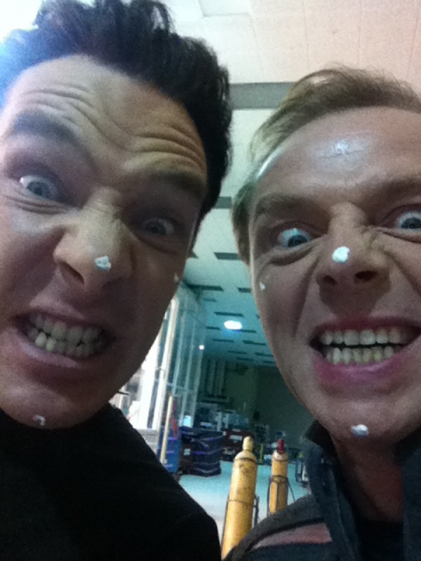 cumberbatched-italia:

sherlockology:

Heard the story of Simon Pegg and Chris Pine fooling Benedict Cumberbatch into wearing protective ‘neutron cream’ on the set of Star Trek Into Darkness, only to later tell him it wasn’t really needed, and wasn’t even real? 
 Well, Mr Pegg finally just shared the photographic proof of this little jest on his Twitter account…

Priceless XD

