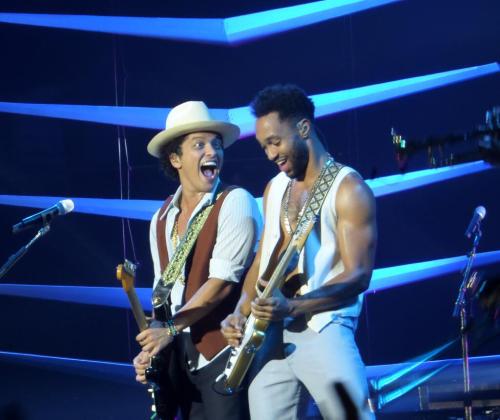 MissTillyG: @BrunoMars return soon!!! Thnx for the best performance in Amsterdam, the pic says it all haha! GORILLA!!