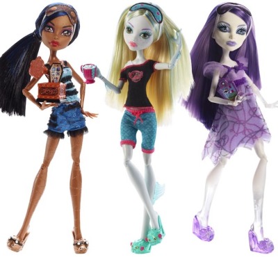 NEW DEAD TIRED 2013!
lagoona&#8217;s pj&#8217;s seem bland compared to the other 2.
getting sick of the middle part and straight hair thing mattel keeps doing.
swim class lagoona had middle part AND straight hair, RM lagoona had middle part, GNO lagoona has middle part. 