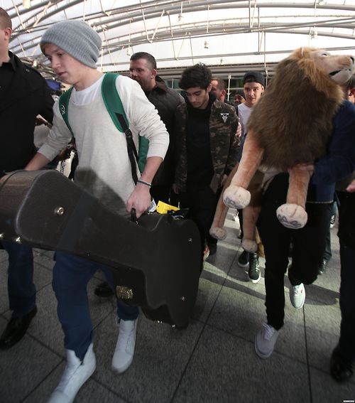 
Niall and Zayn at Heathrow
