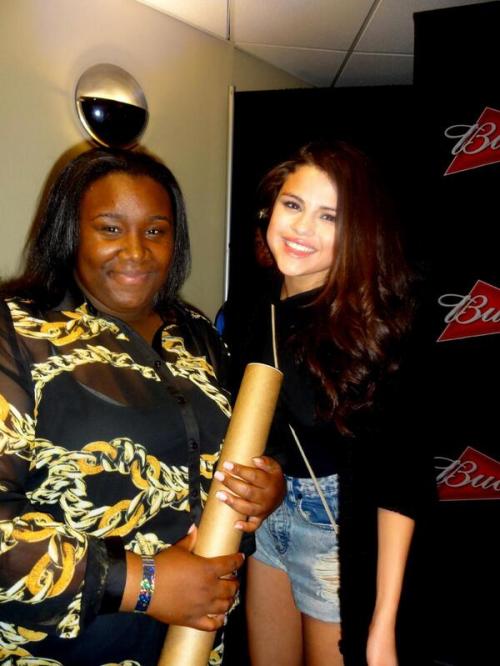 Selena with another fan at the Rihanna concert Saturday night in San Jose, California
