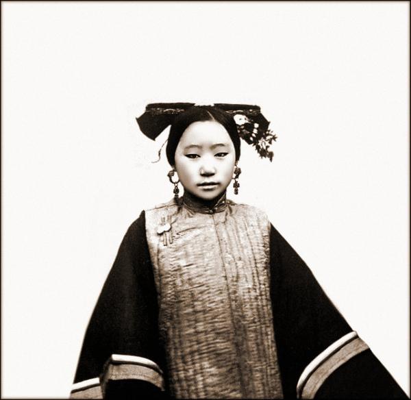 (via Rare Photographs of Chinese Women from the 1800s)