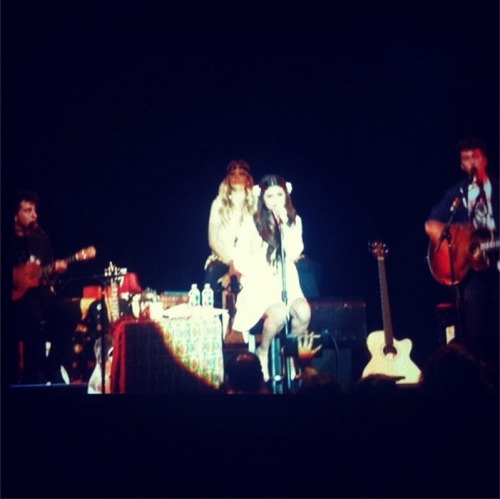 Another picture of Selena and Nat and Alex Wolff performing &#8220;Ho Hey&#8221;
