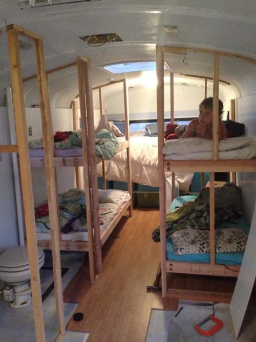 via What This Mom And Dad Did For Their Family Of 6 Took Serious Guts. But I Absolutely Love It. | BerBix.com
Living in a remodeled school bus! Living in odd places, particularly transportable places, is one of my homeschooling, unjobbing, freewheeling dreams.