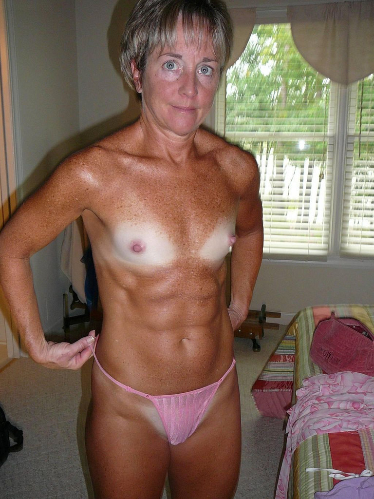 porn Flat chested milf