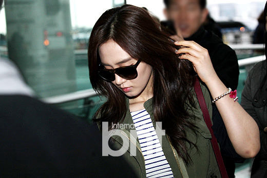 [130408] Yuri at Incheon airport by Press