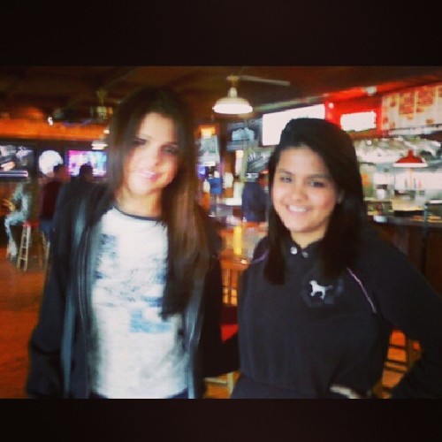 @rinn900: #tbt when I met Selena Gomez on my 17th birthday at Hooters :)