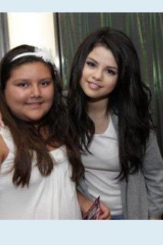 

@karlaronces97: When I met Selena Gomez in 7th grade (&#8216;: 

