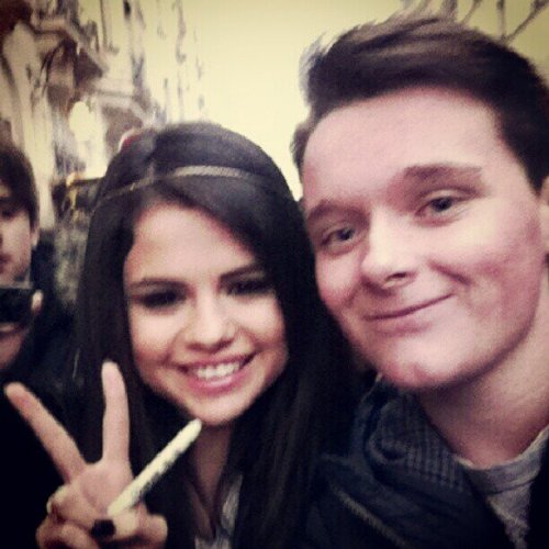 Selena and a fan in Paris today.