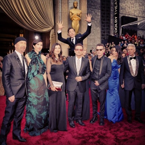 Benedict Cumberbatch photobombed U2 on the #Oscars red carpet in one of yesterday&#8217;s best moments.  (at Red Carpet at the 86th Academy Awards (2014))