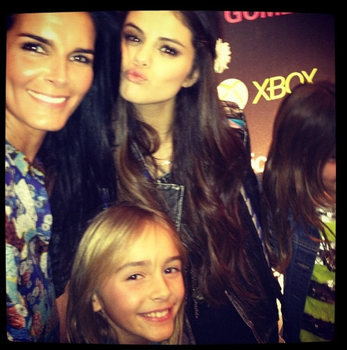 Selena with Angie Harmon and her kids at the meet and greet!