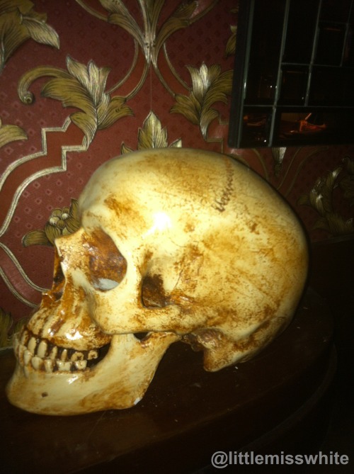 cravingcumberbatch:

A friend of mine. When I say friend…
 
(exclusive)

Kaz, you have friends in high places. Did Sherlock send you an updated photo of the skull from the set of Series 3? It appears he did&#8230; ;)