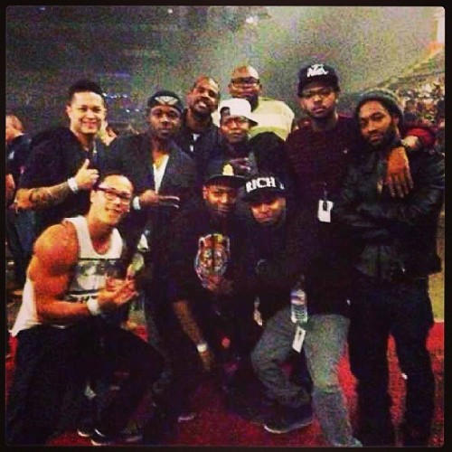 bmars-news:  "code10red: Chill at the #jayz concert wit my crew. #manchester #tourlife&#8221;