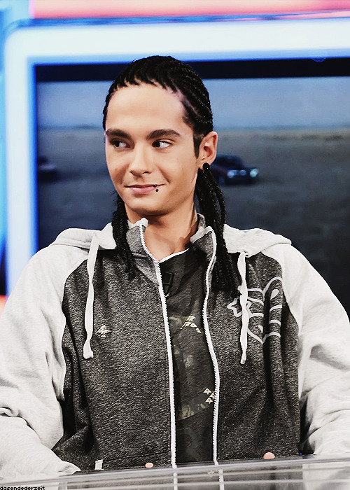 forever-in-love-with-tom:

*_______________*