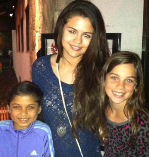 Selena with fans