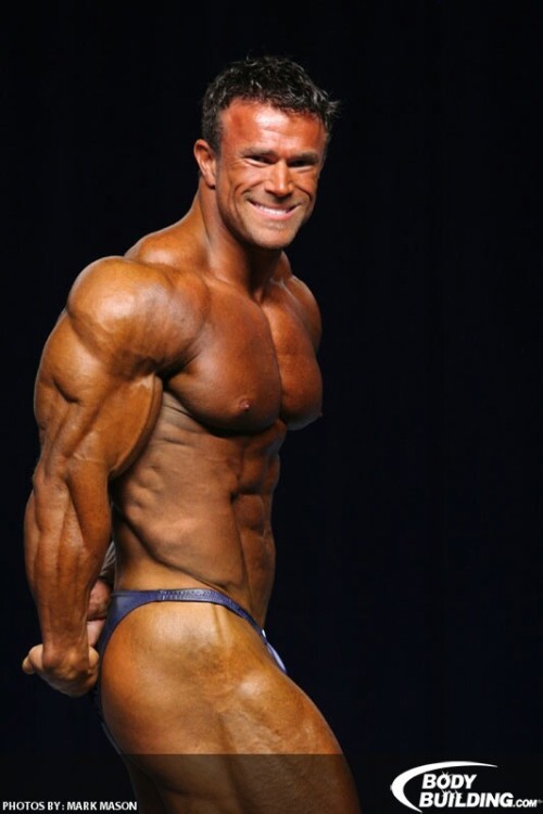 muscle-nerd:

Nathan DeTracy
