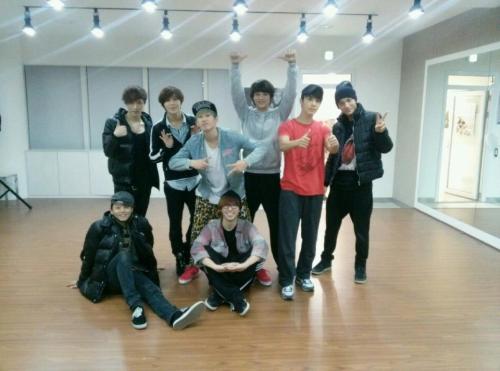 SM Choreographer Facebook update mentioning SM 7 (Includes Taemin &amp; Minho) 121230 
Yesterday cool poppers unfold hottest SM7
Even though it is a pity that Yunho isn&#8217;t here
Everyone has worked really hard and gotten ready
Love you guys!
Luv ya
Credit: Shim jaewon
Translation credit: Forever_SHINee [1]  